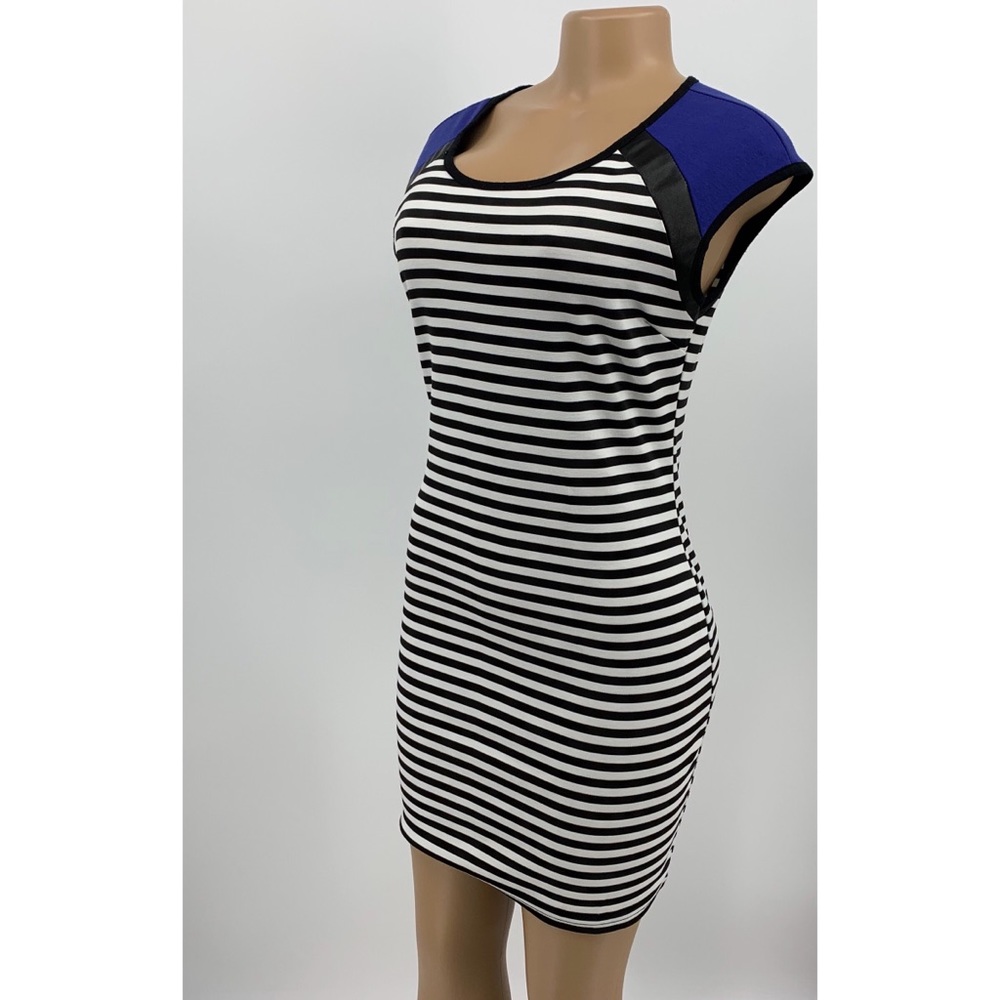 Color Block Stripe Dress - Picture 3 of 8
